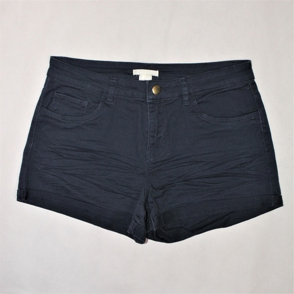 H&M Jeans Shorts size 6 * - Picture 1 of 3